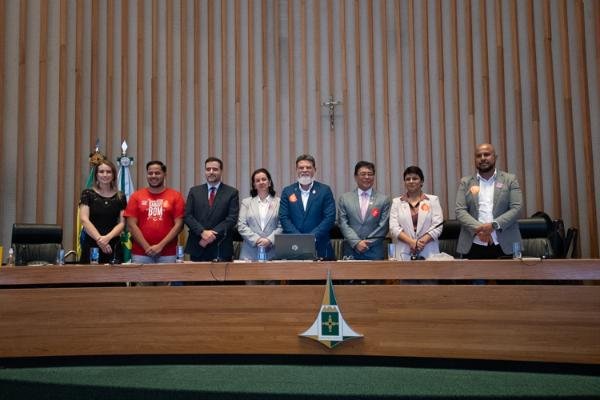 Dia Mundial do Doador de Sangue: CLDF homenageia voluntários e profissionais da saúde