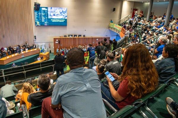 6ecd2305-4c25-0e6e-6de3-426dd58af085.jpeg Aprovada em primeiro turno proposta que reconhece carreiras como típicas de Estado