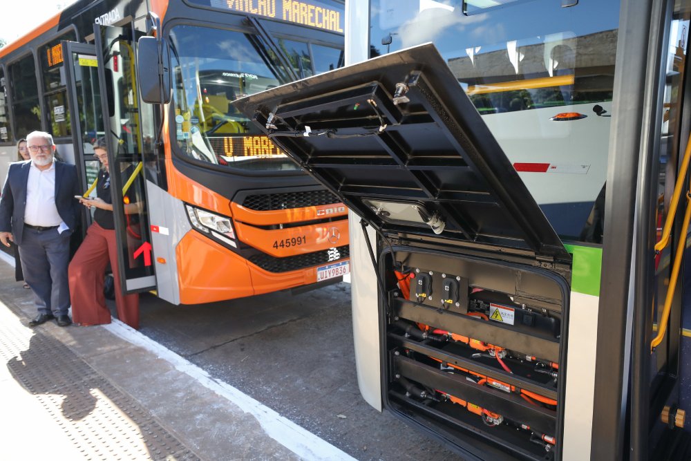 Distrito-Federal-amplia-frota-e-entrega-85-novos-onibus-a-populacao-1.jpg