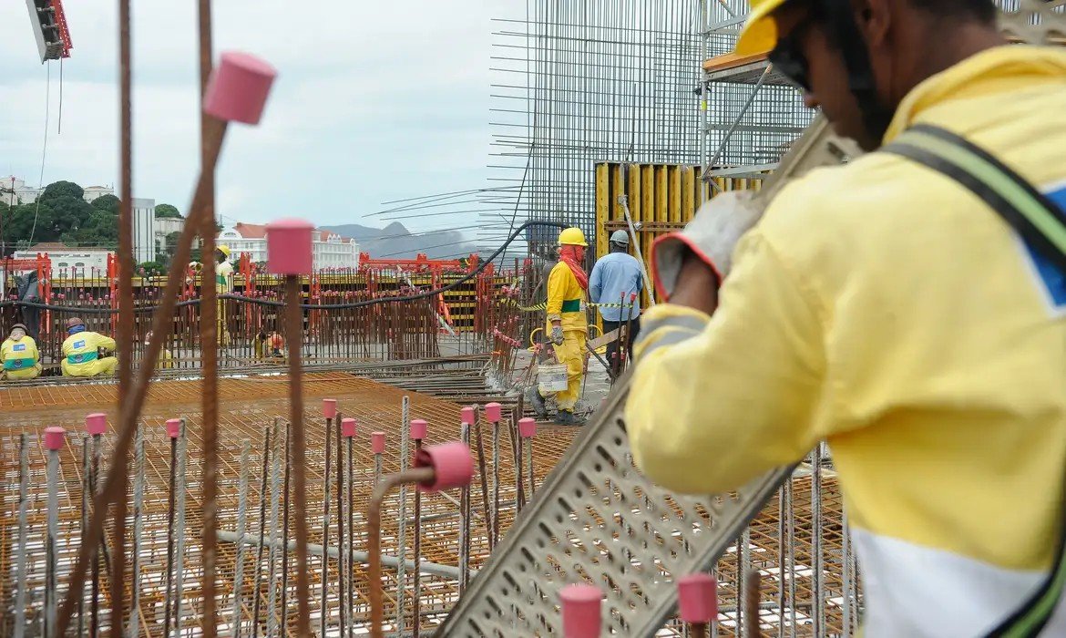 construcao_civil_obras_canteiro_de_obras_construcao_trabalhadores190220142534_0.jpg