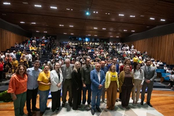 Giro Distrital destaca serviços da Semana de Defesa da Pessoa Idosa