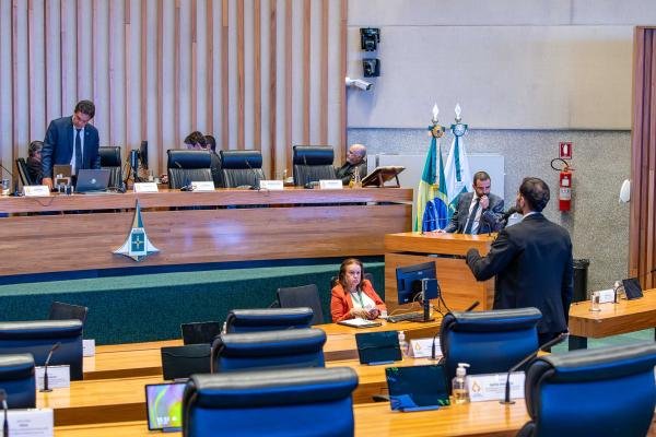 f78c9b60-6a80-f6b7-0df0-dc122f288ae0.jpeg Internação involuntária de pessoas em situação de rua divide opiniões no plenário da CLDF