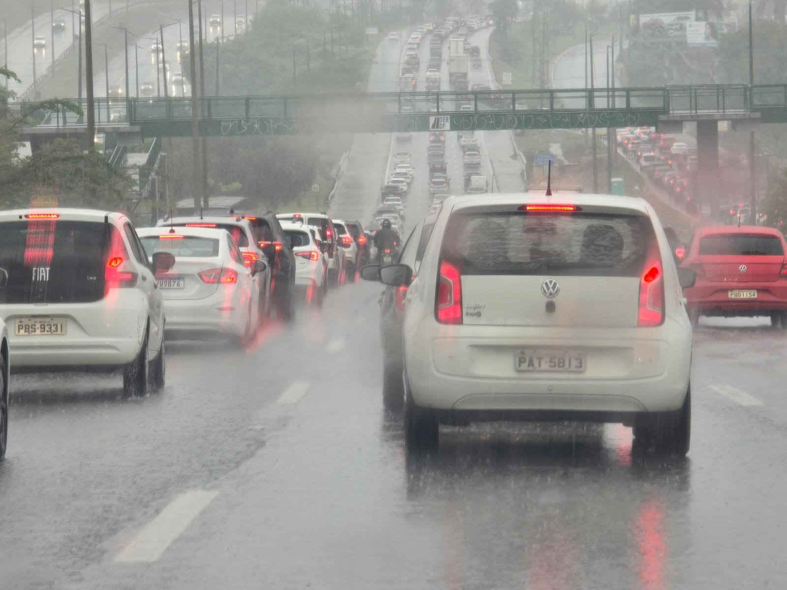 transito-eptg-chuva.jpg