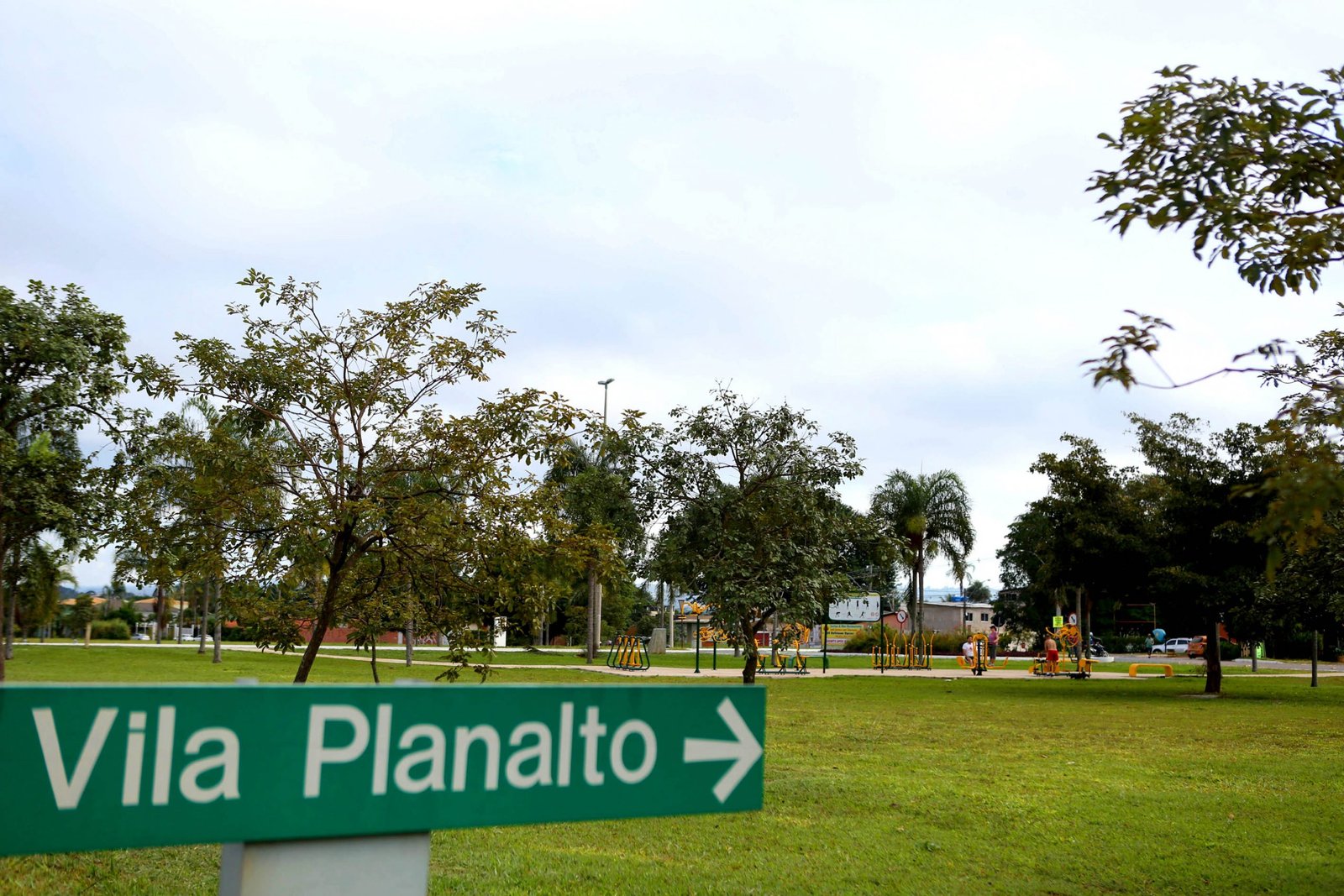 vila-planalto-scaled.jpg