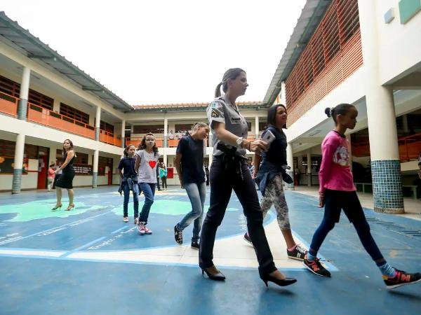 Distrito Federal ganha marco legal para escolas cívico-militares