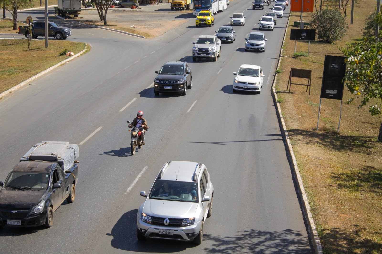 23.10.-Transito.-Foto-Tony-Oliveira-Agencia-Brasilia.jpeg