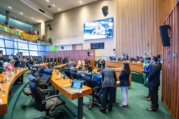 CLDF aprova projeto que cria Política de Prevenção ao Suicídio e Apoio às Famílias