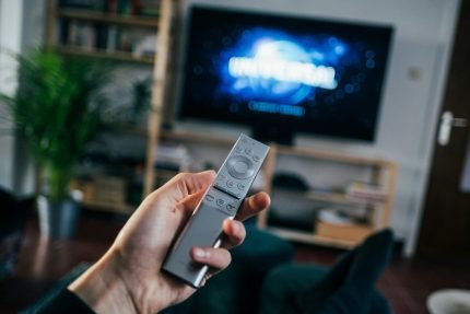 controleremoto_smarttv_jonasleupe_unsplash-430x287.jpg