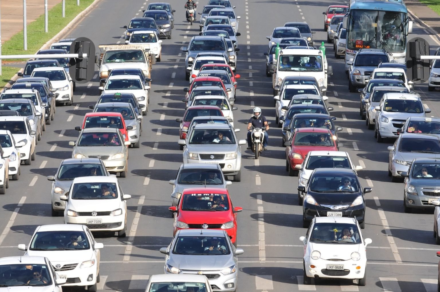 ipva-carros-transito.jpeg ipva-carros-transito.jpeg