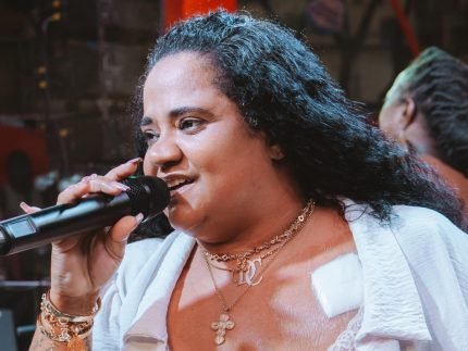 luto-no-samba-morre-debora-cruz-sobrinha-de-arlindo-cruz-aos-45-anos-apos-avc-430×323.jpg luto-no-samba-morre-debora-cruz-sobrinha-de-arlindo-cruz-aos-45-anos-apos-avc-430x323.jpg