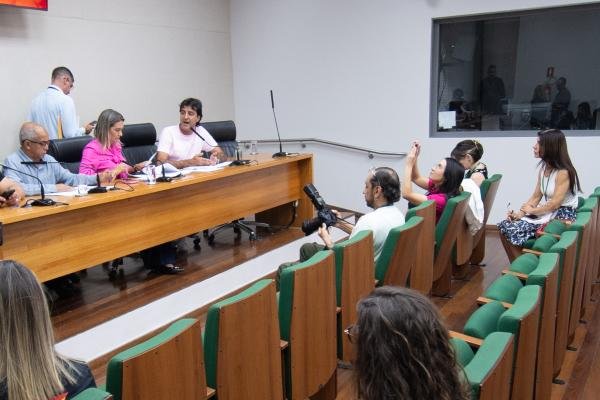 Comissão aprova projetos que alteram a Luos e regularizam equipamentos públicos