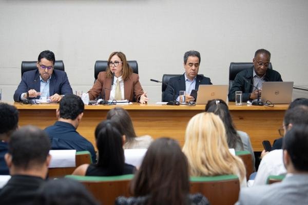 Secretaria de Saúde presta contas do último quadrimestre de 2025 à Câmara Legislativa