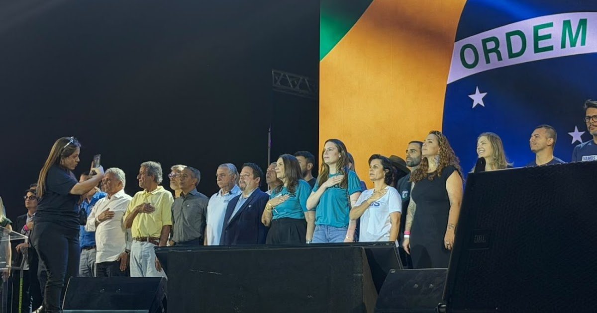 acabou-a-duvida-bia-kicis-ao-lado-de-valdemar-confirma-michelle-bolsonaro-ao-senado-pelo-df-3-1300×7.jpeg acabou-a-duvida-bia-kicis-ao-lado-de-valdemar-confirma-michelle-bolsonaro-ao-senado-pelo-df-3-1300x7.jpeg