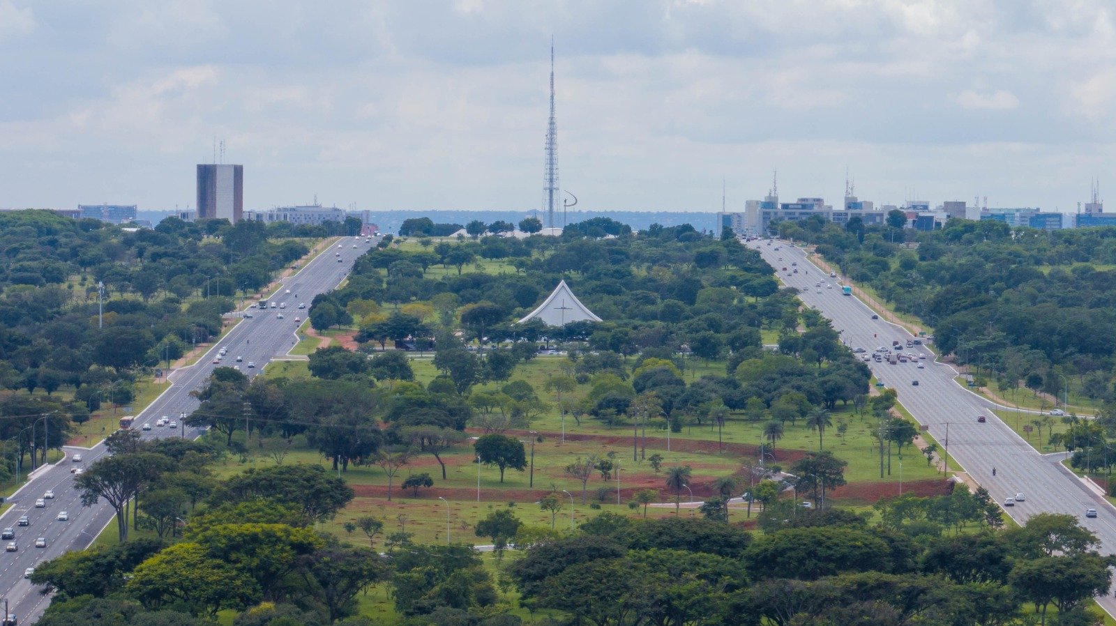 brasilia-esplanada-museu-democracia.jpeg