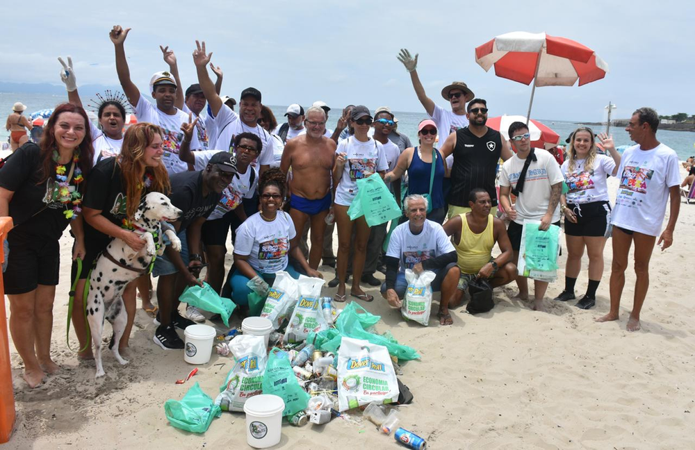 Clean Up The World 2026 reúne voluntários para mutirão de limpeza de praias no Rio de Janeiro