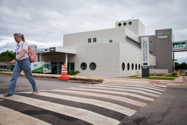 CLDF homenageia os 54 anos do Hospital Universitário de Brasília