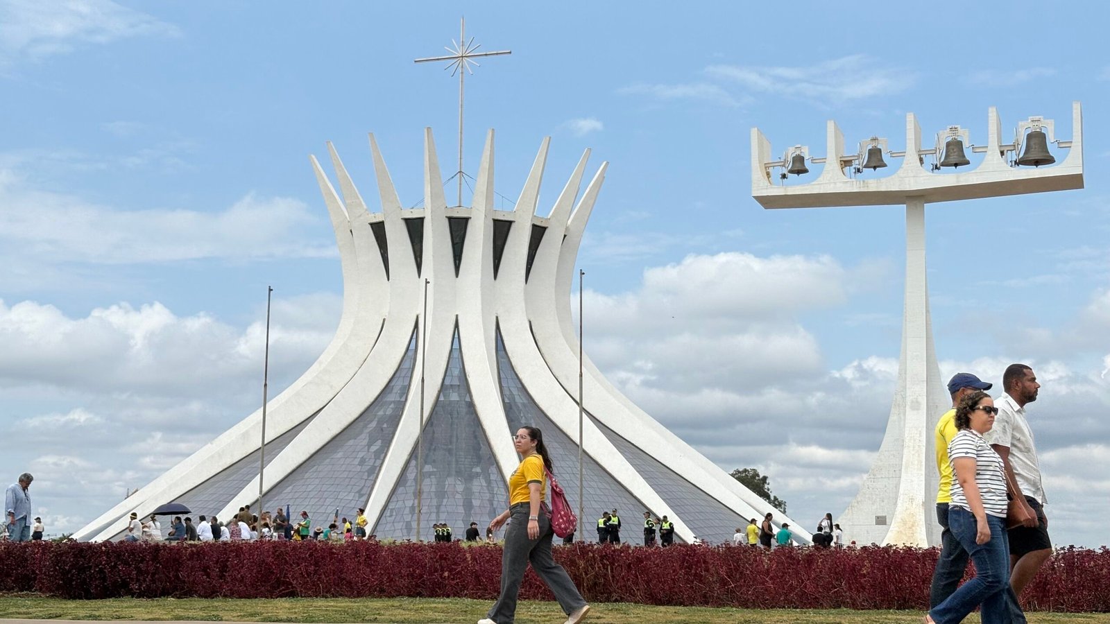 Brasília terá sol, nuvens e previsão de chuva com trovoadas nesta quinta-feira