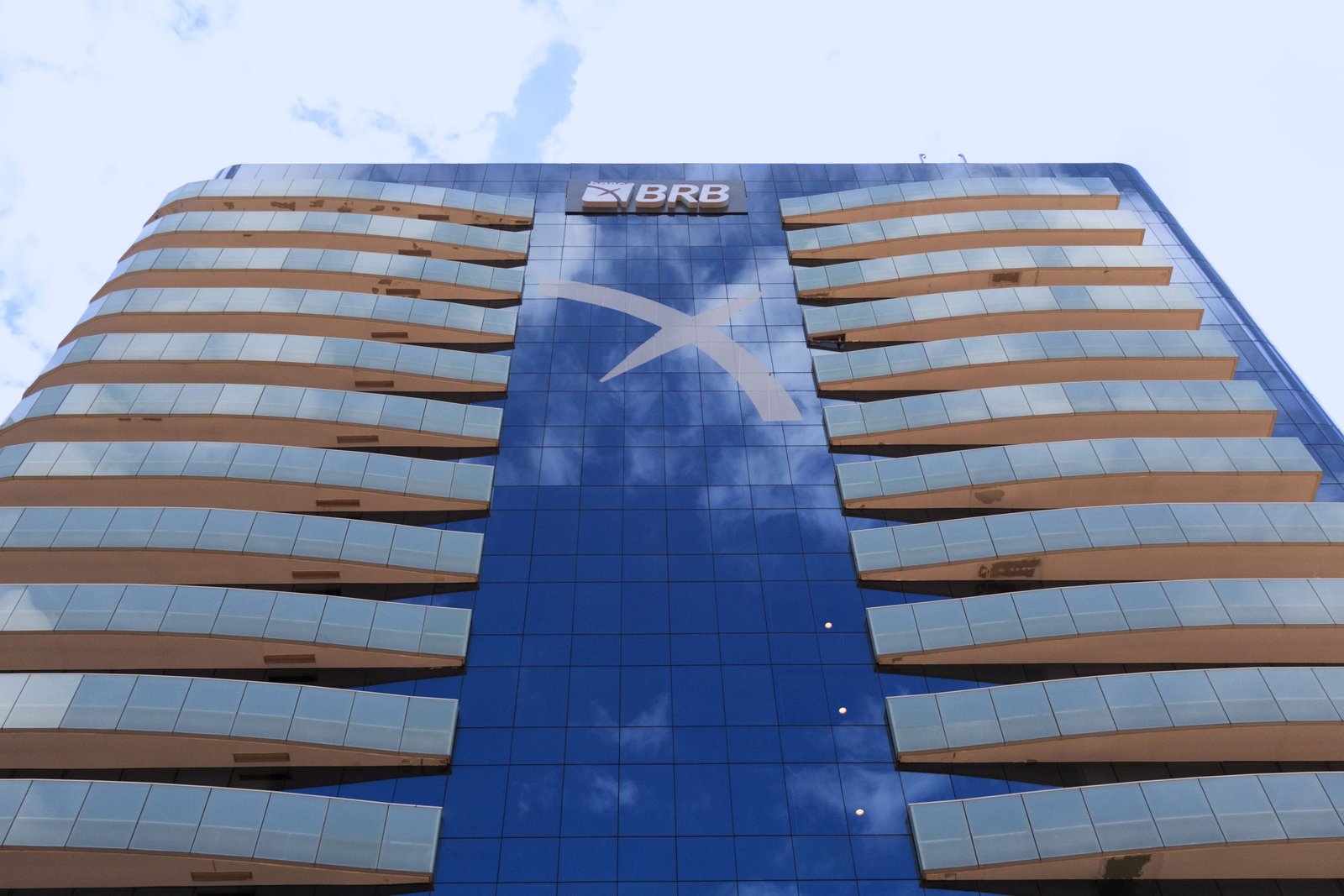 Caso Master: BRB afasta ex-diretores e superintendentes