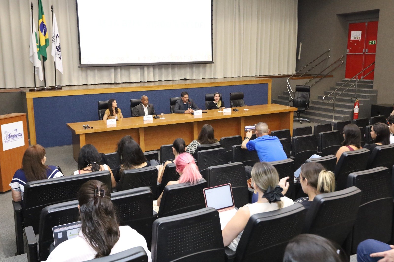 Saúde do DF ganha reforço de 278 médicos para ampliar atendimento na rede pública