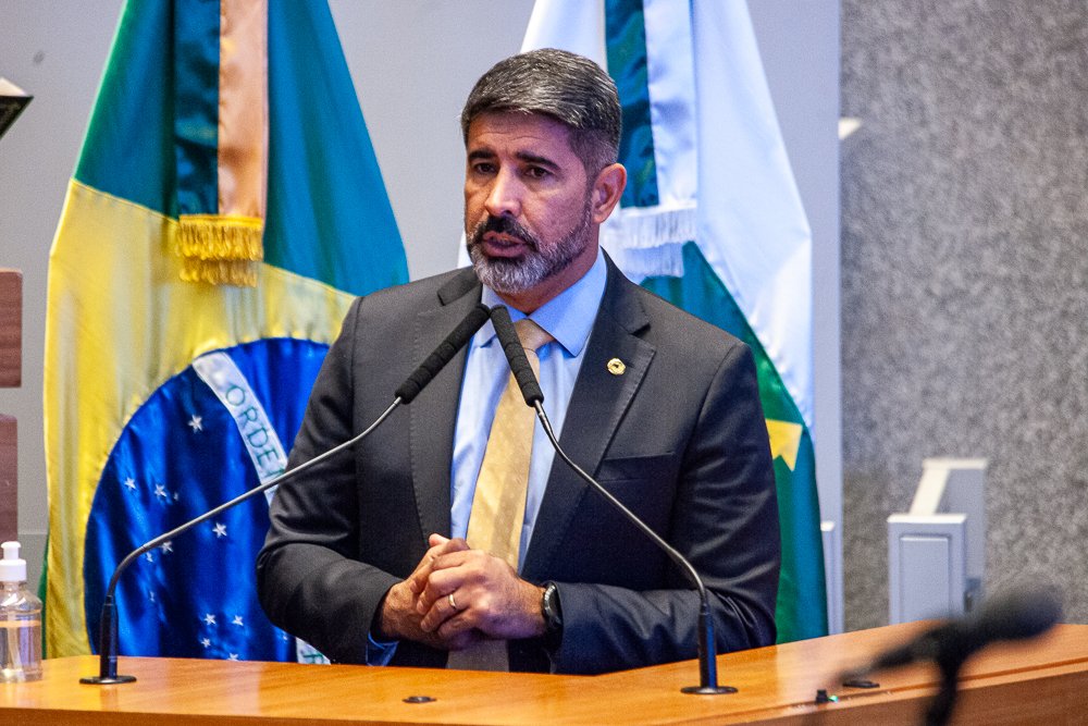 TRE-DF aceita denúncia contra Roosevelt Vilela por crimes eleitorais