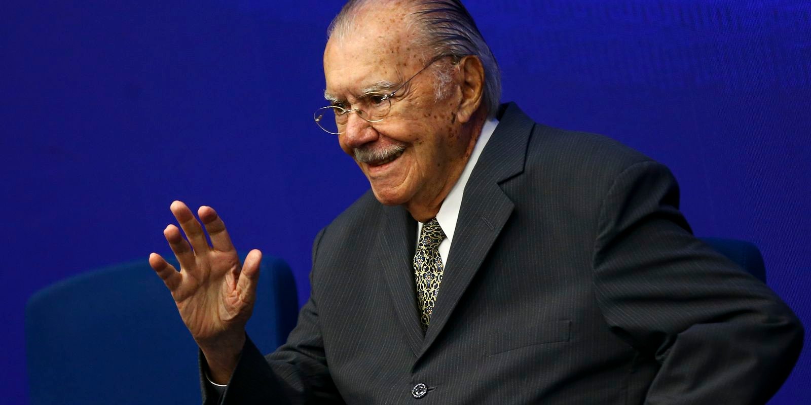 Sarney é internado no Sírio-Libanês para tratar pneumonia