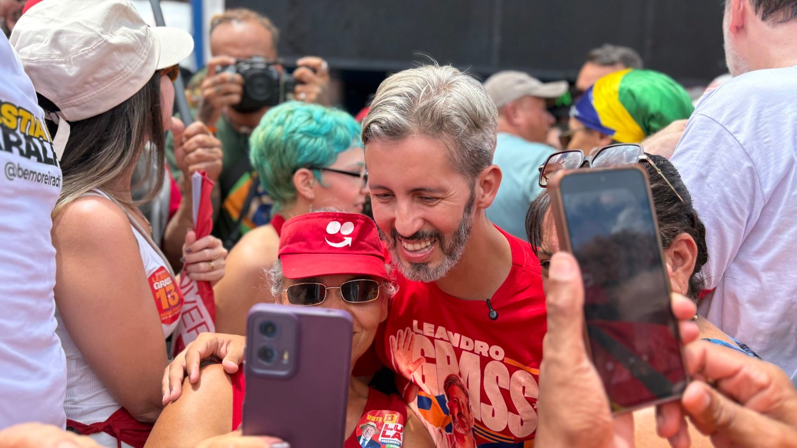 Ato da Virada reúne apoiadores de Lula e Leandro Grass em Brasília