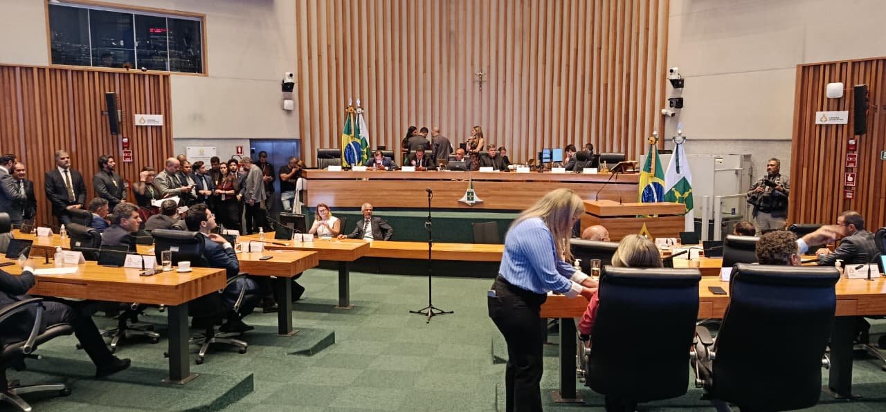 Plenário da CLDF aprova, em primeiro turno, reeleição para a Mesa Diretora